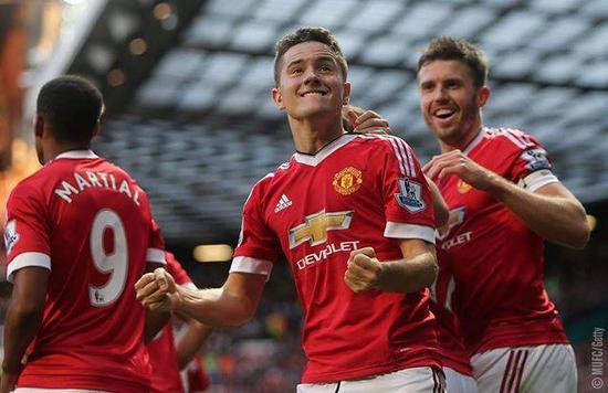 争相报道的 争相报道的